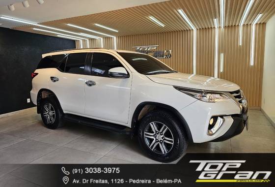 TOYOTA HILUX SW4 2.7 SRV 7 LUGARES 4X2 16V FLEX 4P AUTOMÁTICO
